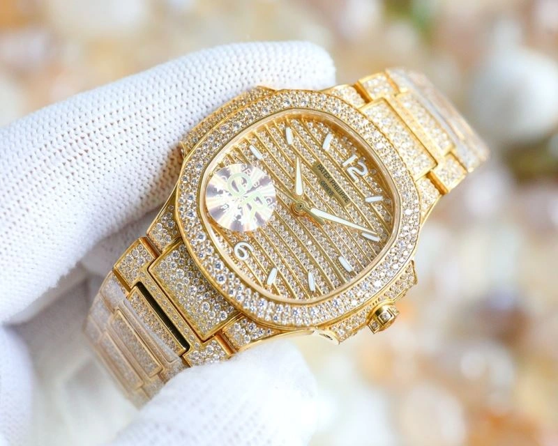 Snug PATEK PHILIPPE Watches 197867