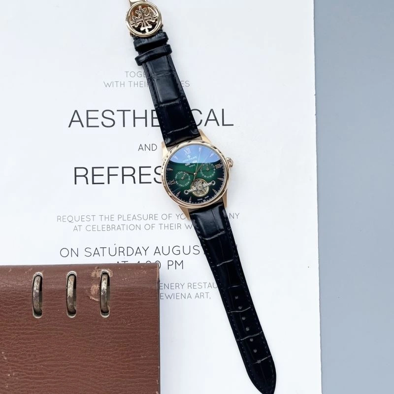 WaterResistant PATEK PHILIPPE Watches 197811