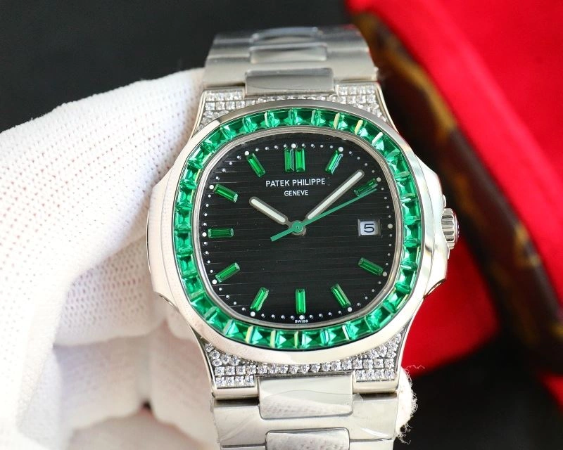 Snug PATEK PHILIPPE Watches 197711