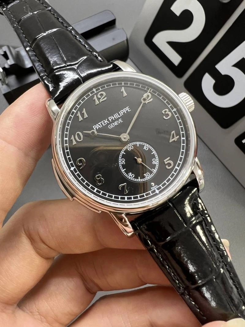 Neat PATEK PHILIPPE Watches 197701