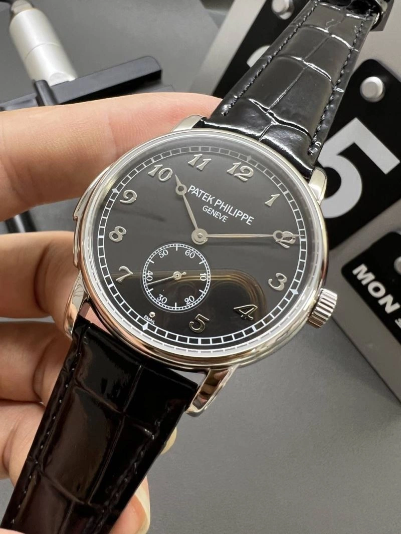 Neat PATEK PHILIPPE Watches 197701