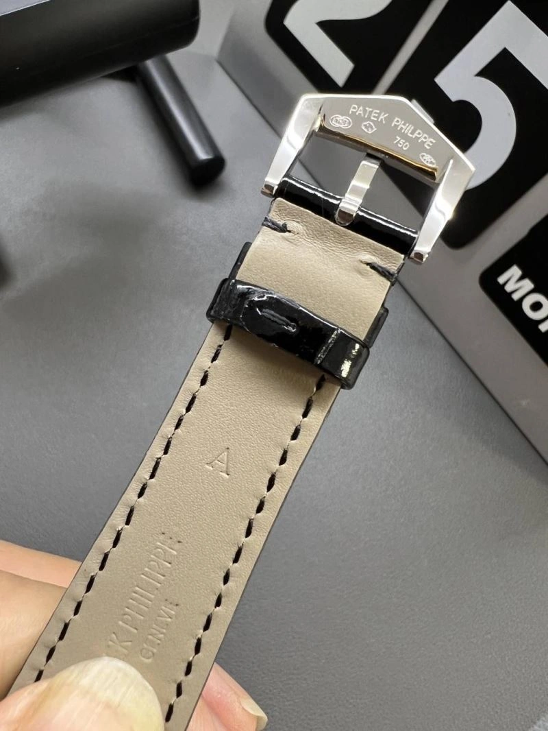 Neat PATEK PHILIPPE Watches 197701
