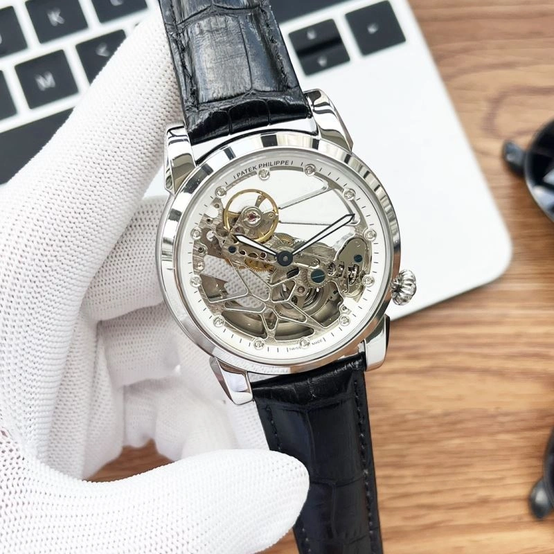 Functional PATEK PHILIPPE Watches 197619