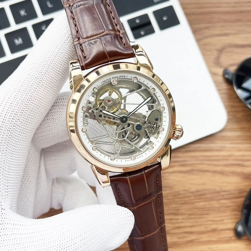 Functional PATEK PHILIPPE Watches 197619