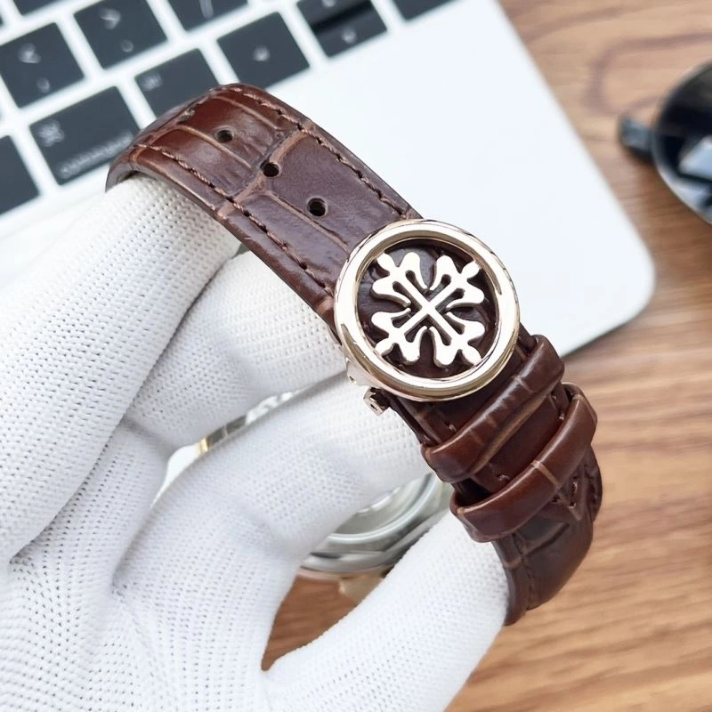 Functional PATEK PHILIPPE Watches 197619