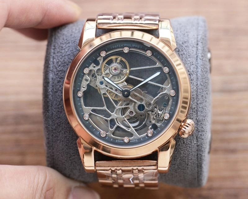 Neat PATEK PHILIPPE Watches 197520