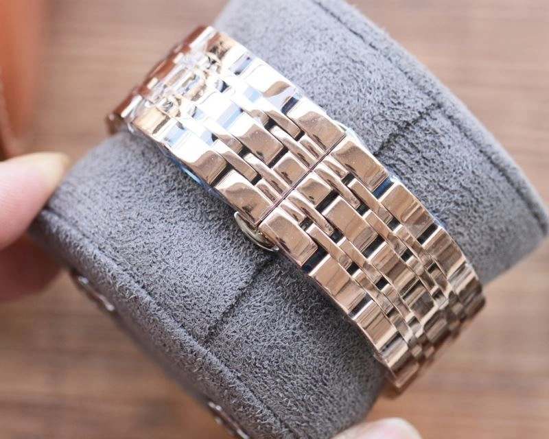 Neat PATEK PHILIPPE Watches 197520