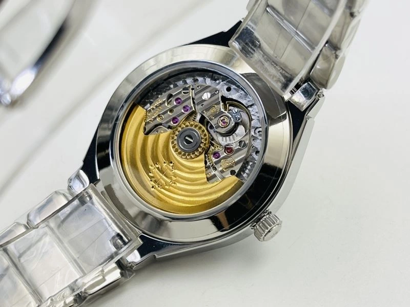 Minimalist PATEK PHILIPPE Watches 197453