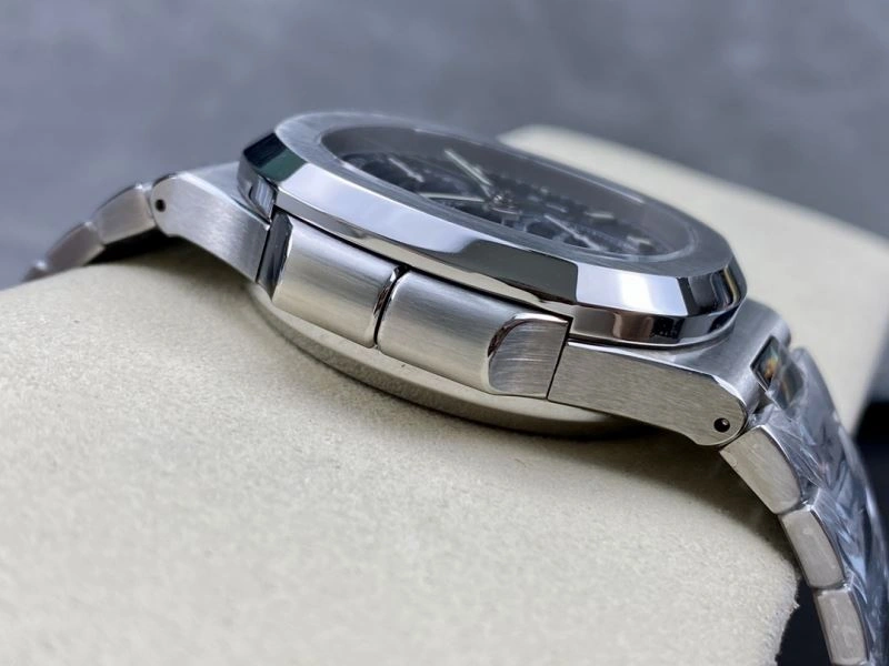 Compact PATEK PHILIPPE Watches 197243