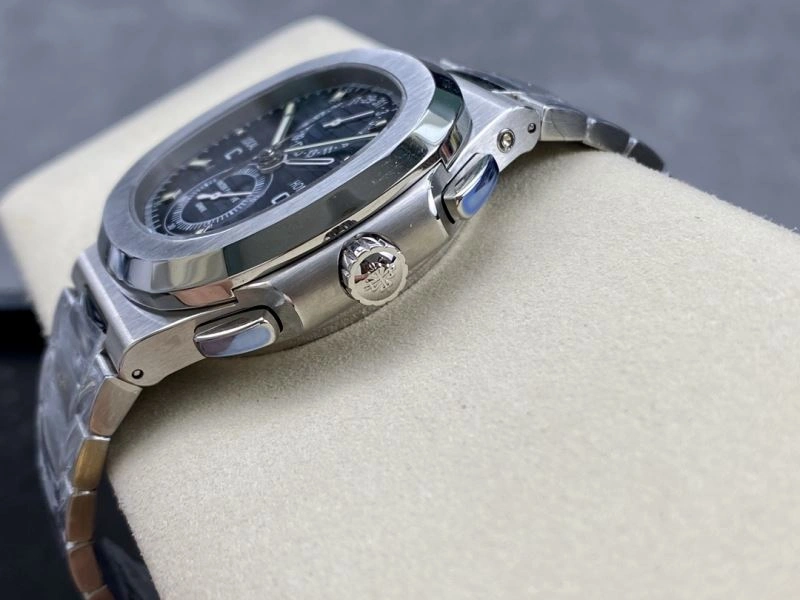 Compact PATEK PHILIPPE Watches 197243