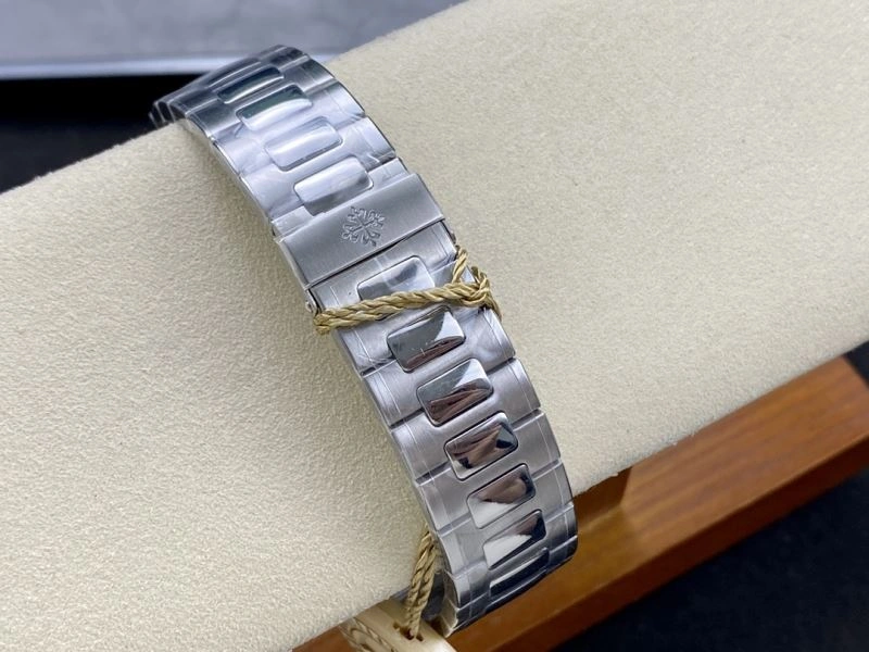 Compact PATEK PHILIPPE Watches 197243