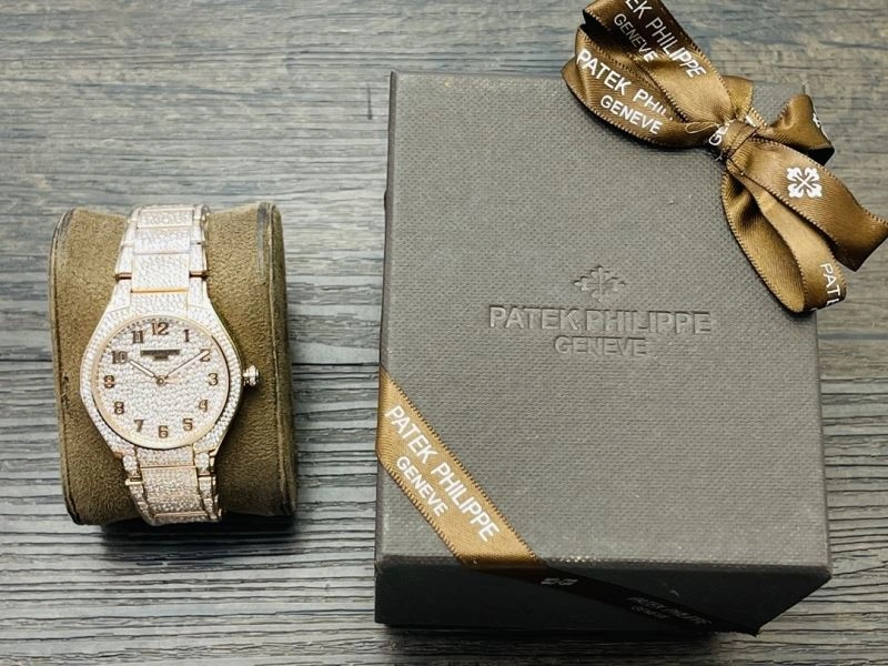 Seasonal PATEK PHILIPPE Watches 196784