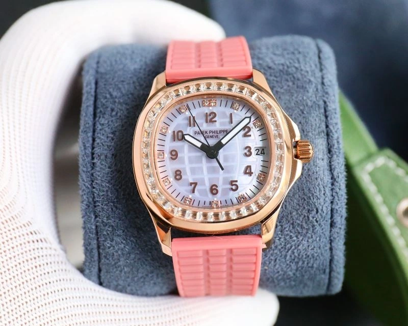 UrbanChic PATEK PHILIPPE Watches 196728