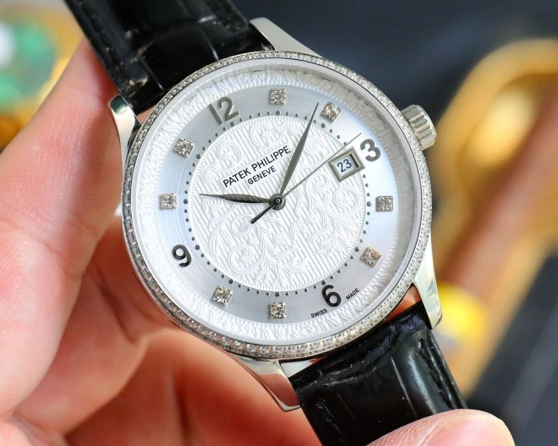 Snug PATEK PHILIPPE Watches 196375