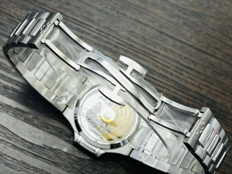 Bold PATEK PHILIPPE Watches 196365