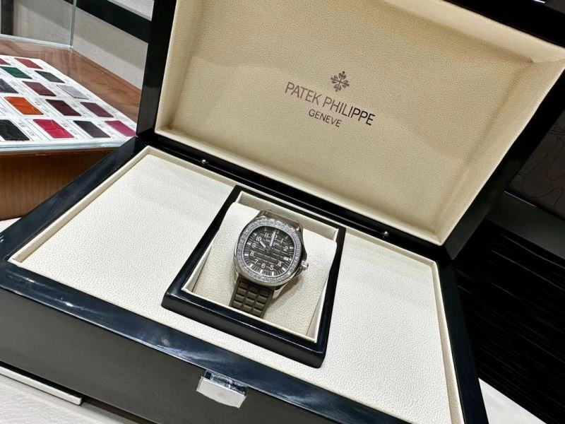 Stretchable PATEK PHILIPPE Watches 196325