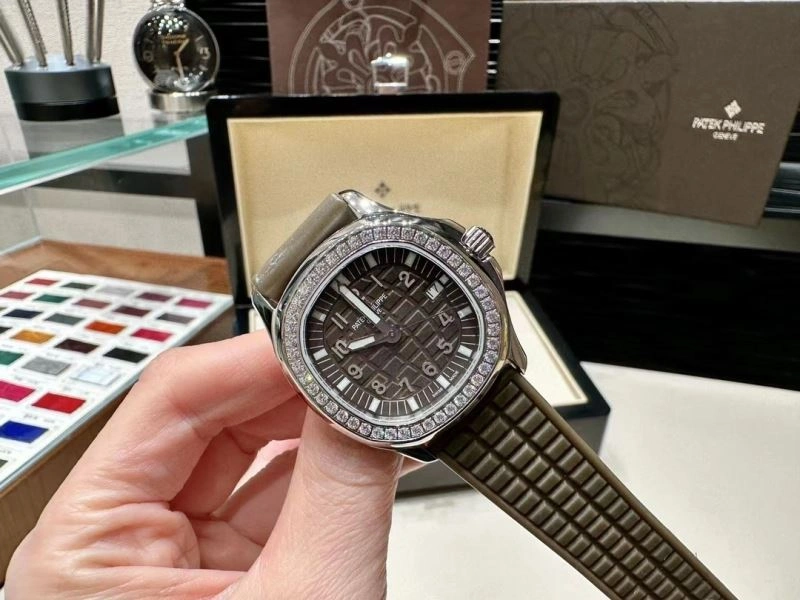 Stretchable PATEK PHILIPPE Watches 196325