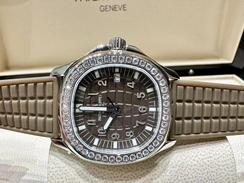 Stretchable PATEK PHILIPPE Watches 196325