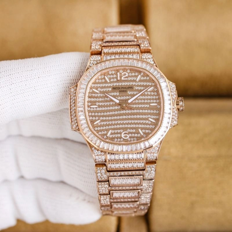 Sleek PATEK PHILIPPE Watches 196245