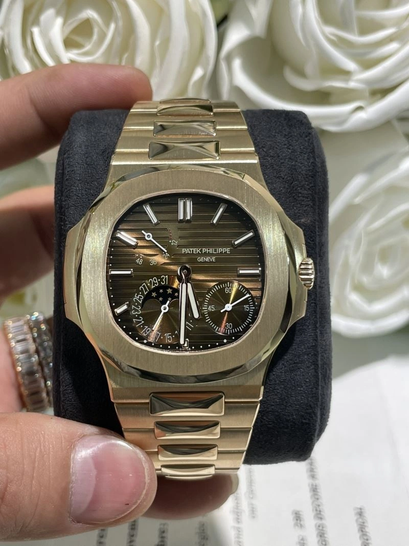 RelaxedFit PATEK PHILIPPE Watches 196175