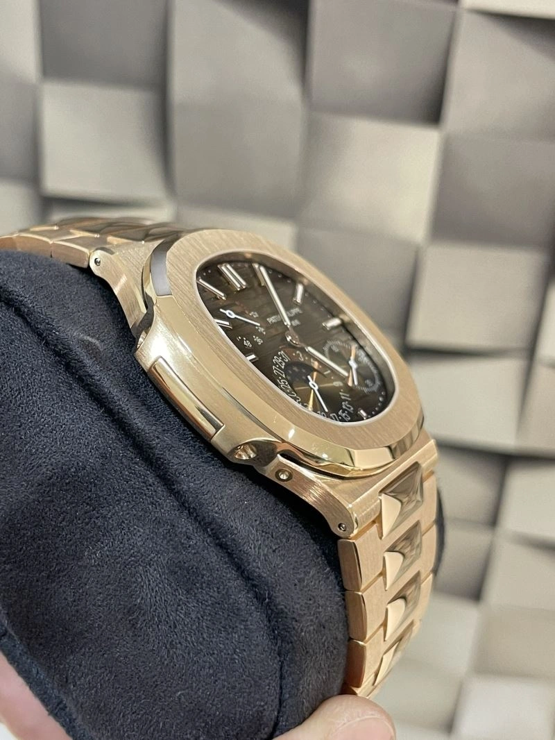 RelaxedFit PATEK PHILIPPE Watches 196175