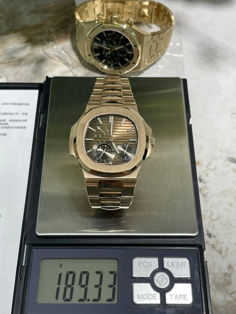 RelaxedFit PATEK PHILIPPE Watches 196175