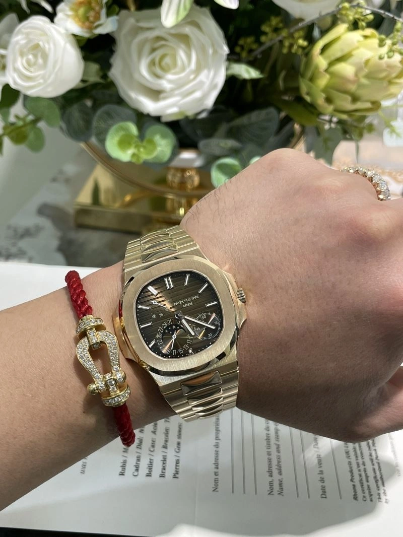 RelaxedFit PATEK PHILIPPE Watches 196175