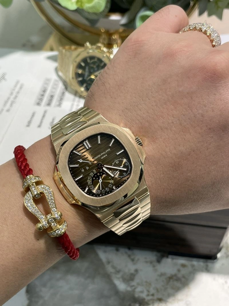 RelaxedFit PATEK PHILIPPE Watches 196175