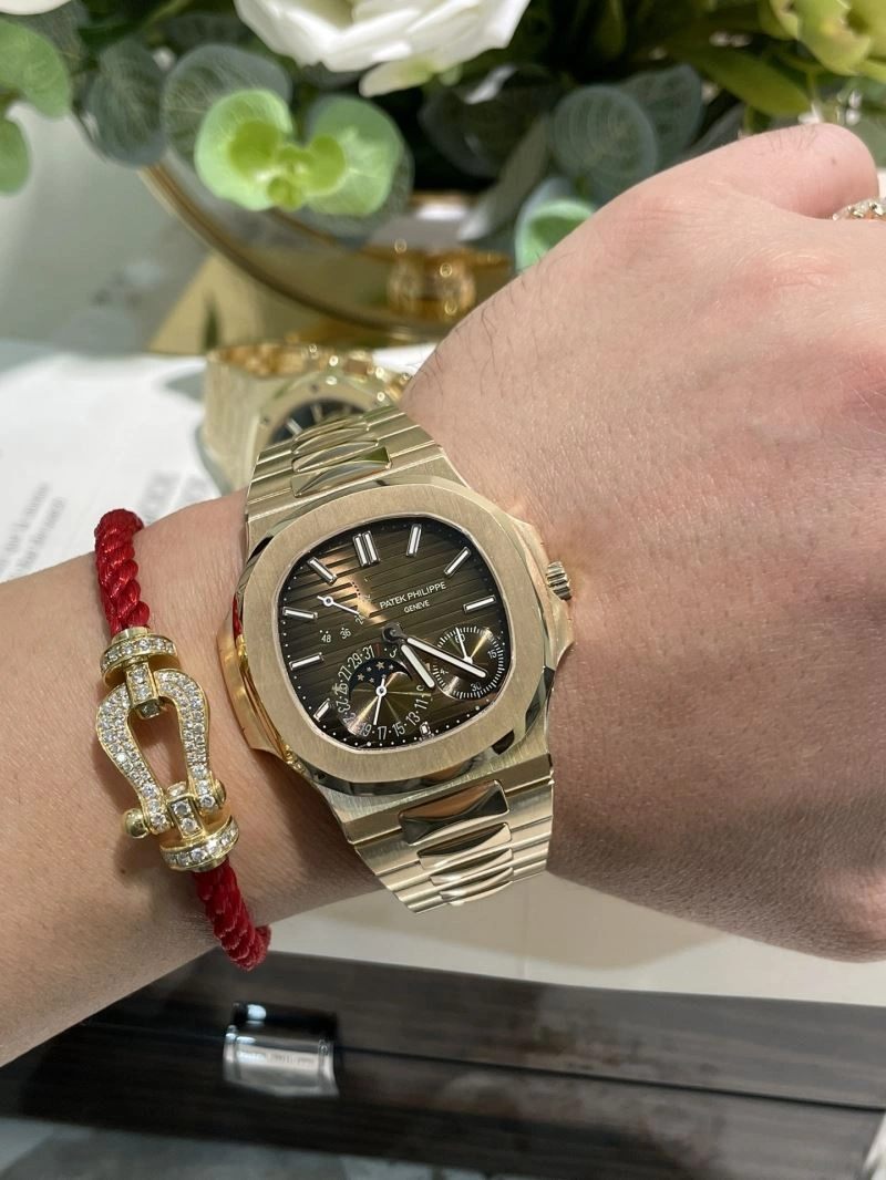 RelaxedFit PATEK PHILIPPE Watches 196175