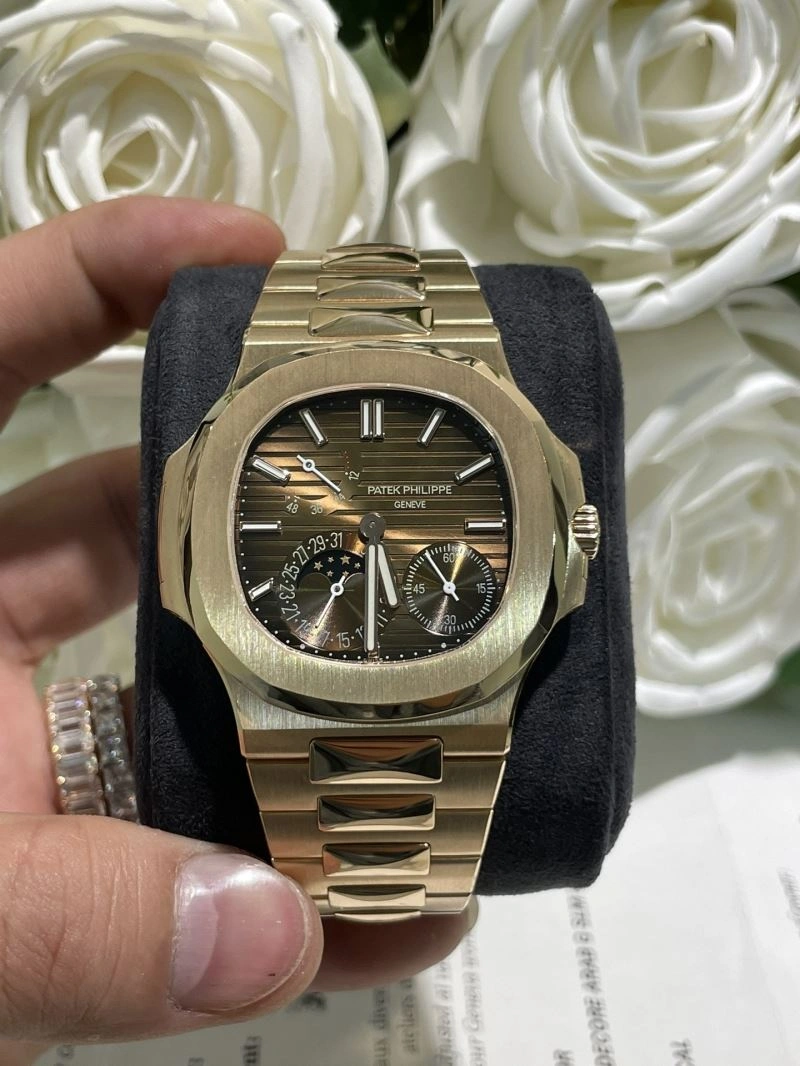 RelaxedFit PATEK PHILIPPE Watches 196175