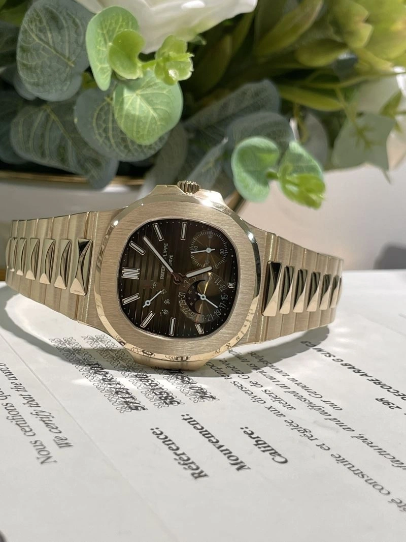 RelaxedFit PATEK PHILIPPE Watches 196175