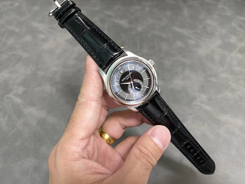 Sporty PATEK PHILIPPE Watches 195265