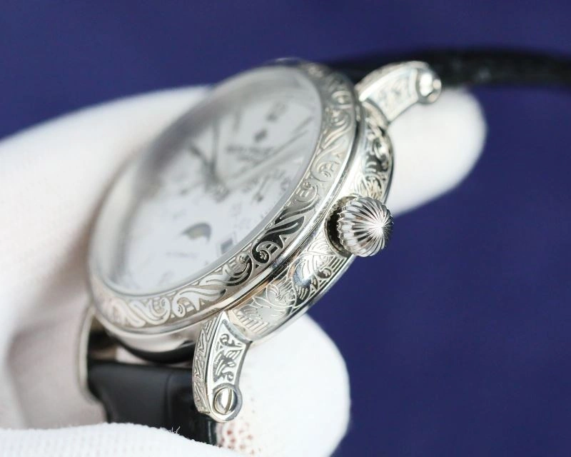 Sleek PATEK PHILIPPE Watches 195213