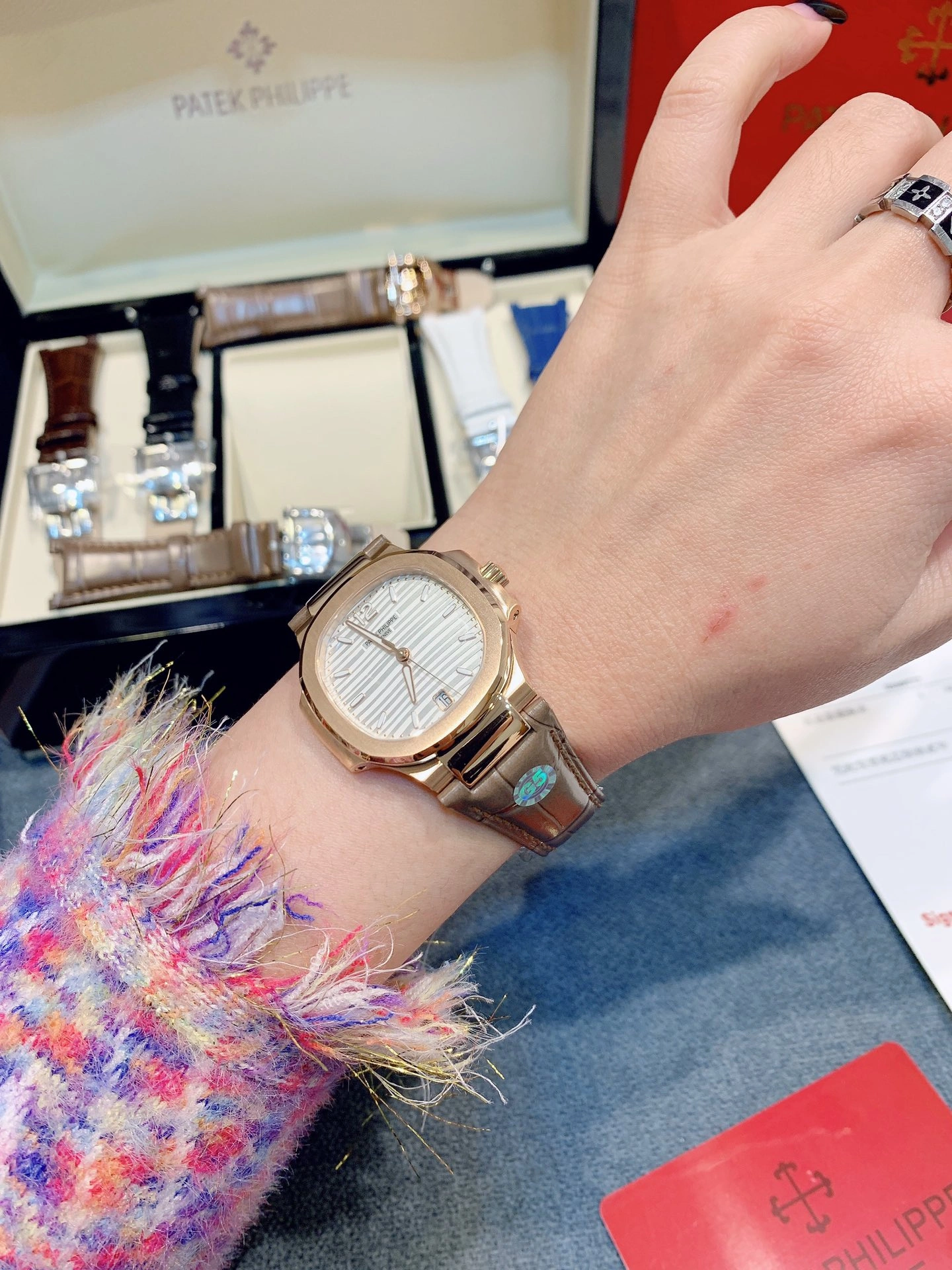 Bright PATEK PHILIPPE Watches 194905