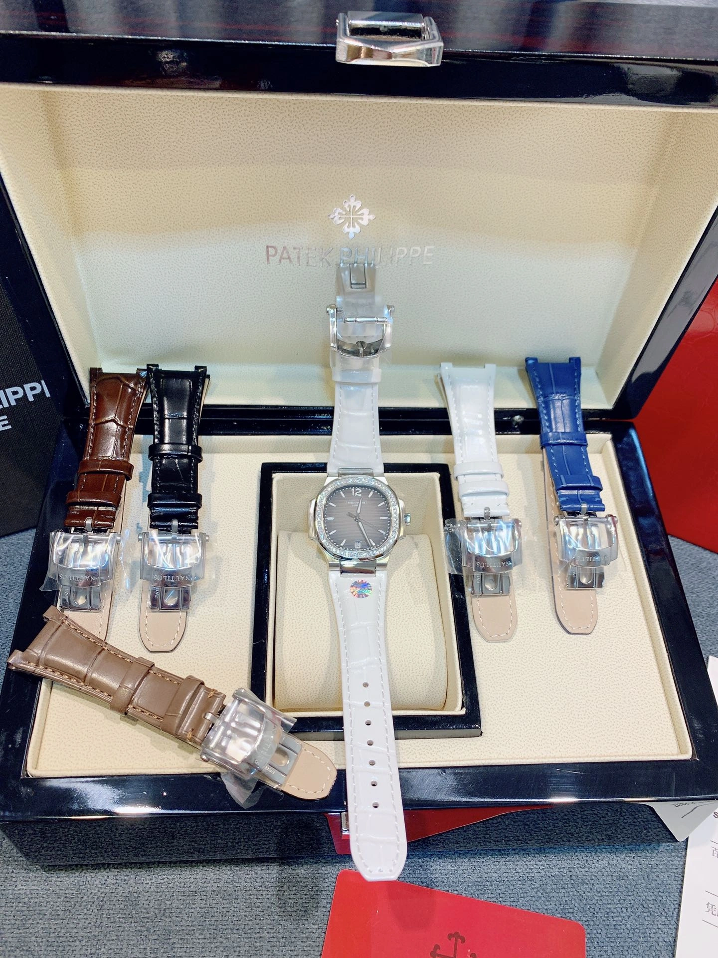 Tailored PATEK PHILIPPE Watches 194874