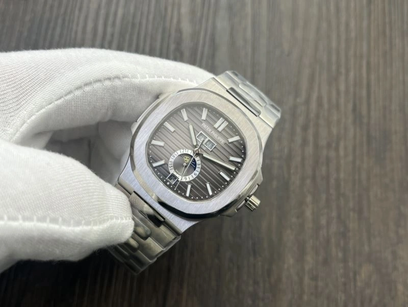 Neat PATEK PHILIPPE Watches 194445