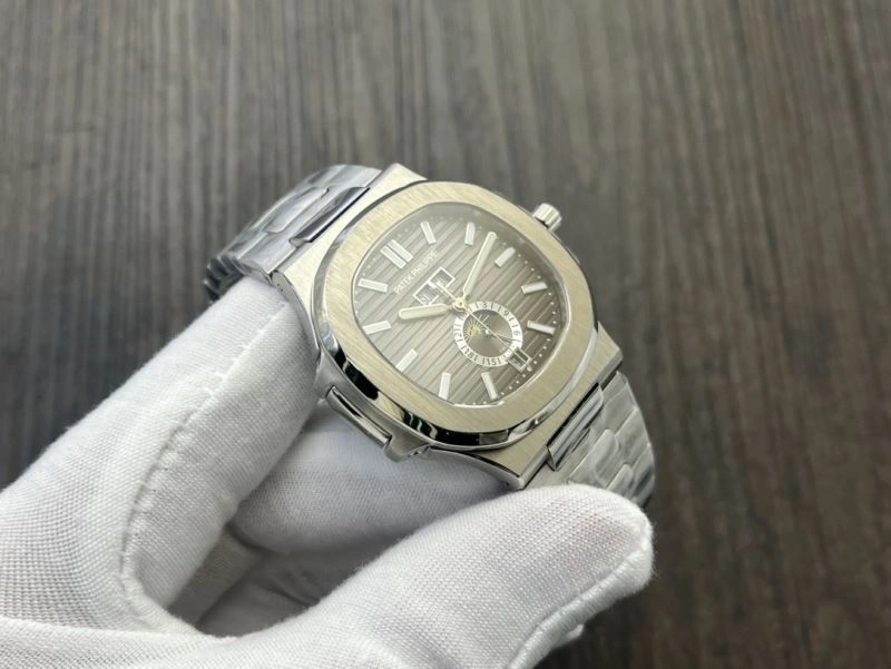 Neat PATEK PHILIPPE Watches 194445