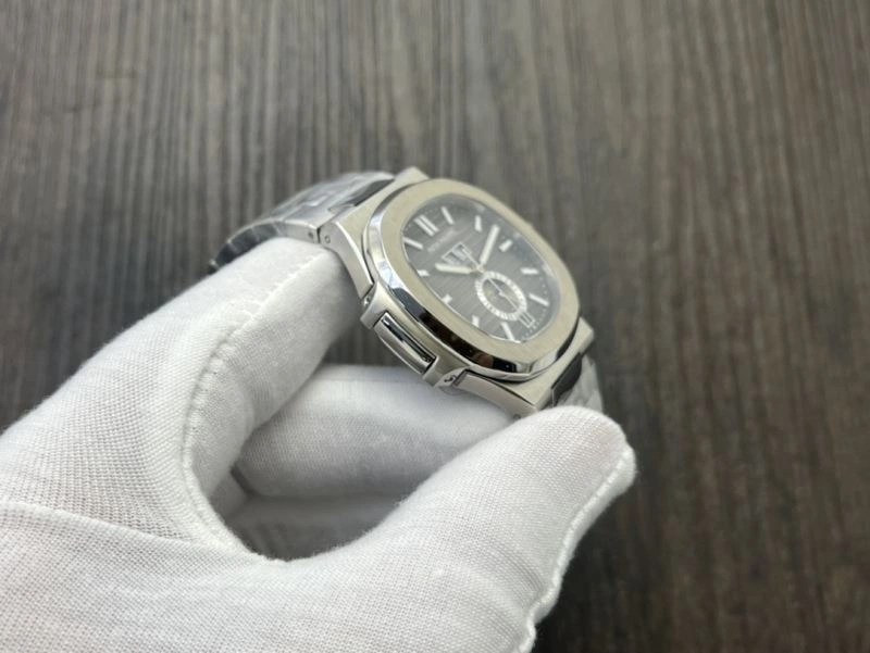 Neat PATEK PHILIPPE Watches 194445