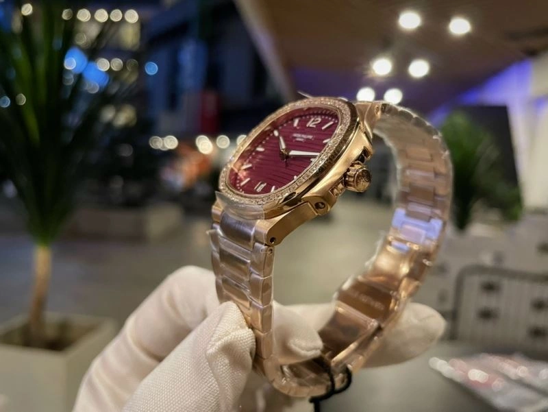 Neat PATEK PHILIPPE Watches 194437