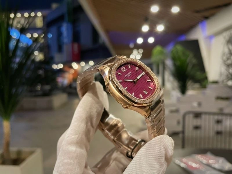 Neat PATEK PHILIPPE Watches 194437