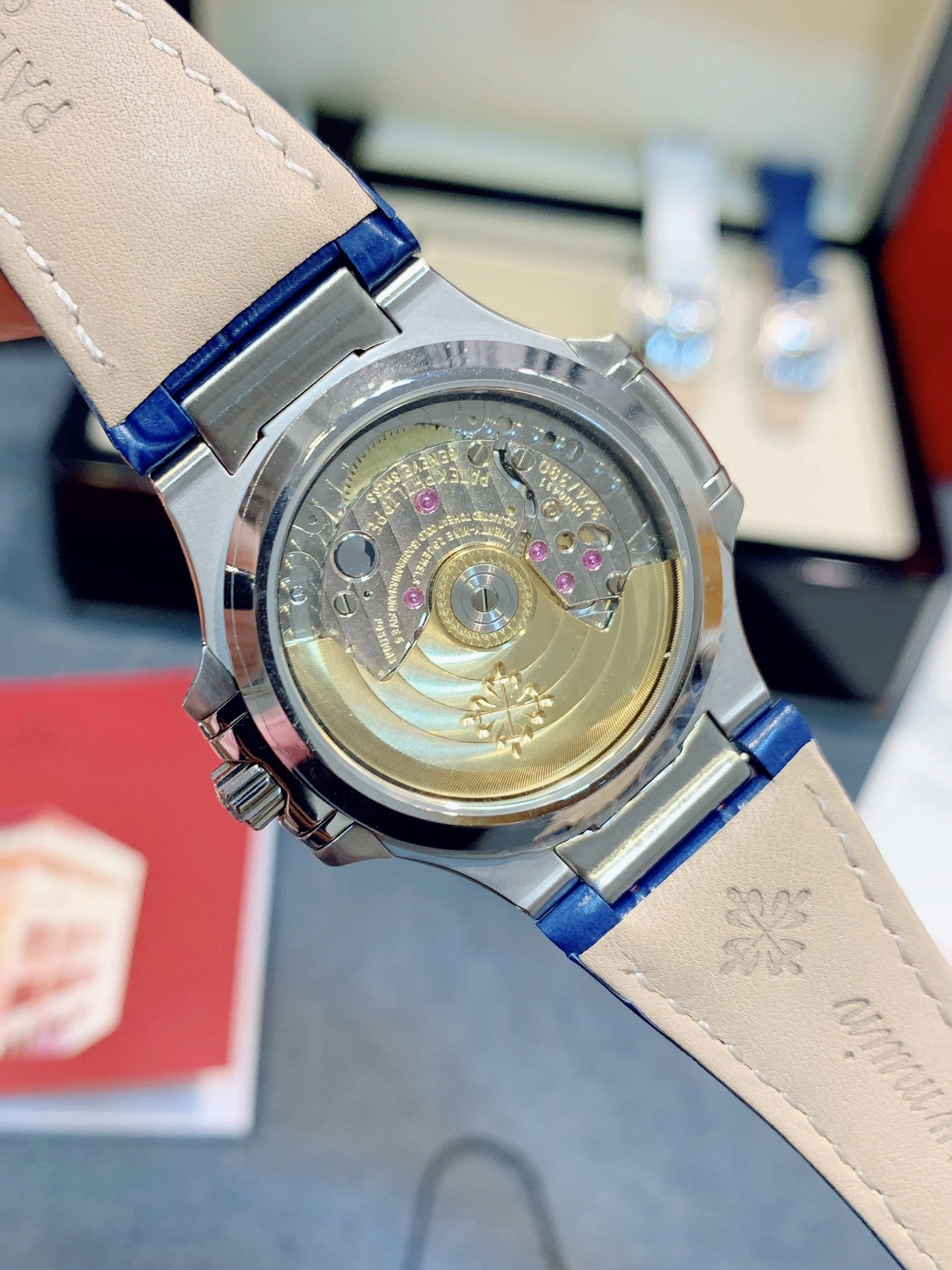 UrbanChic PATEK PHILIPPE Watches 195834