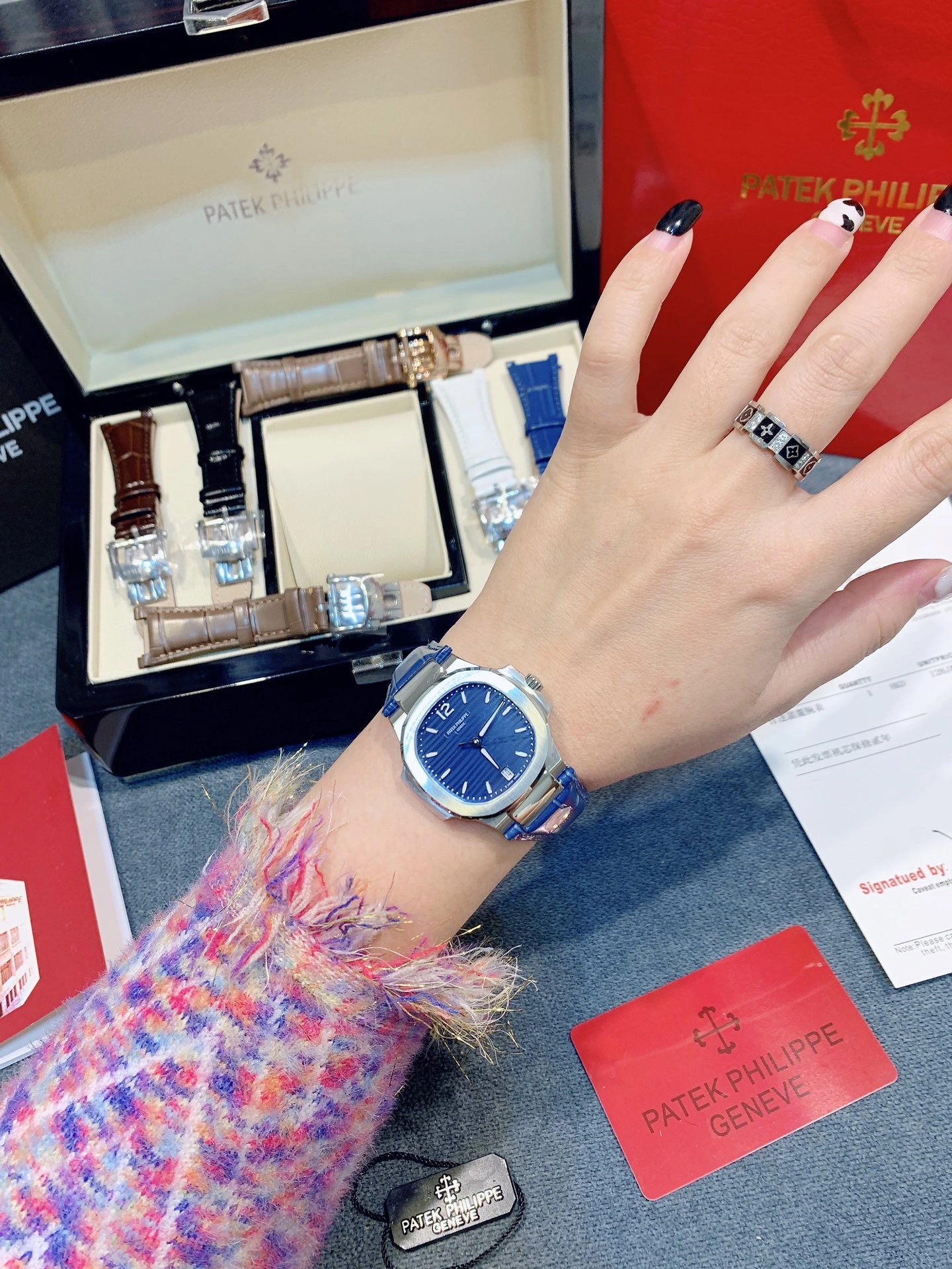 UrbanChic PATEK PHILIPPE Watches 195834