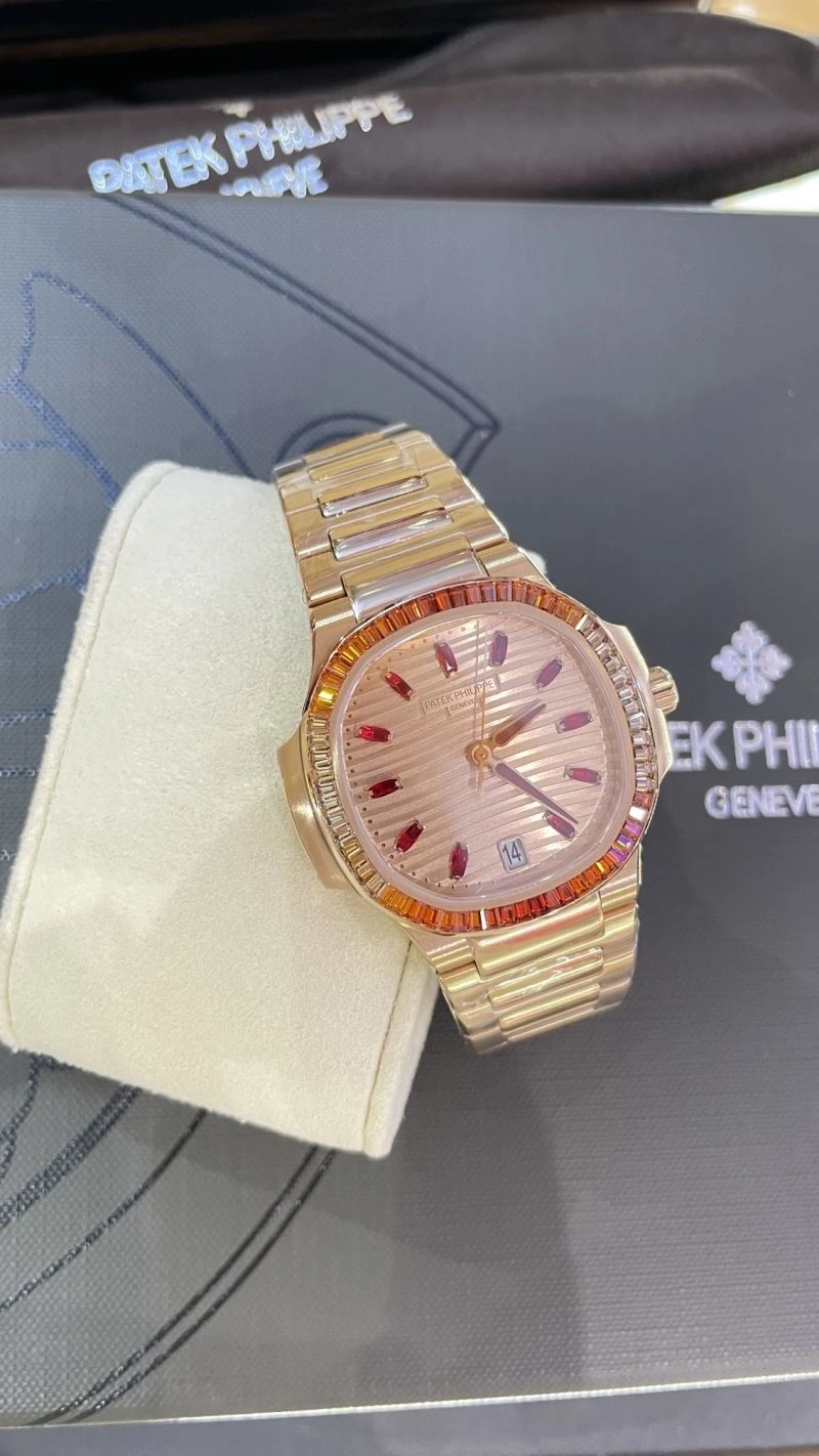 PATEK PHILIPPE Watches UrbanChic 195790