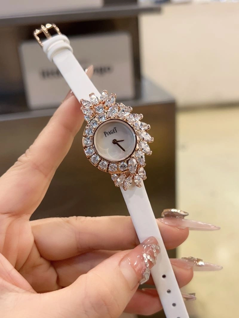 Sporty PIAGET Watches 198428