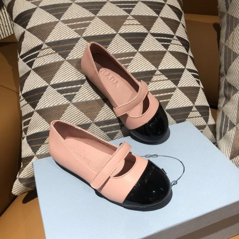 Sleek PRADA SHOES 30144