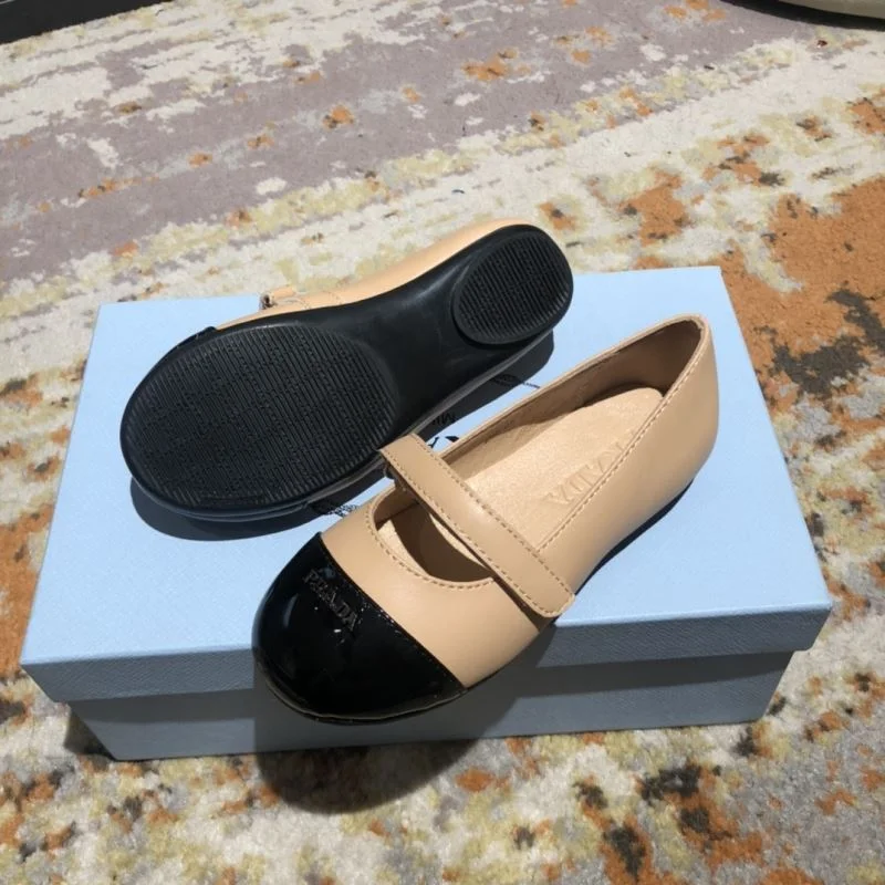 Versatile PRADA SHOES 30141