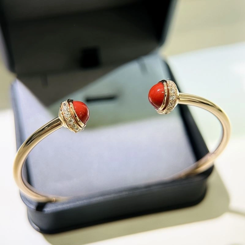 WellDesigned Piaget Bracelets 212852