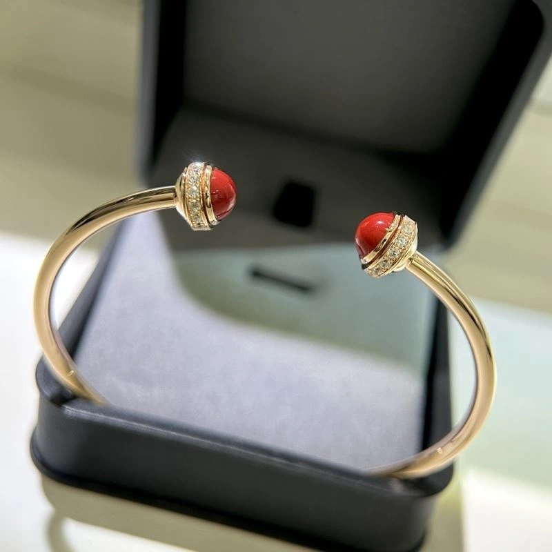 WellDesigned Piaget Bracelets 212852