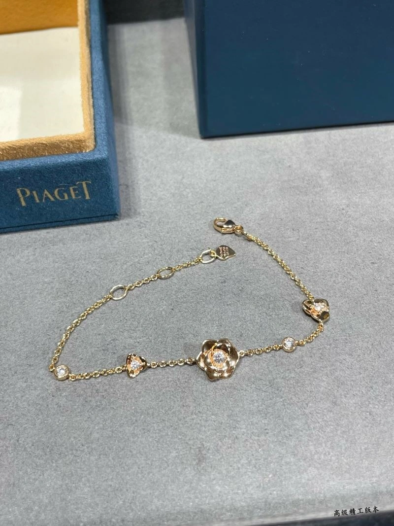 Contemporary Piaget Bracelets 210495