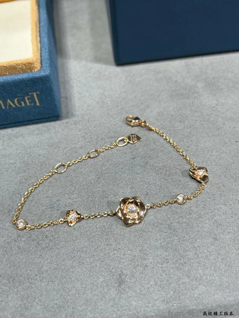 Contemporary Piaget Bracelets 210495